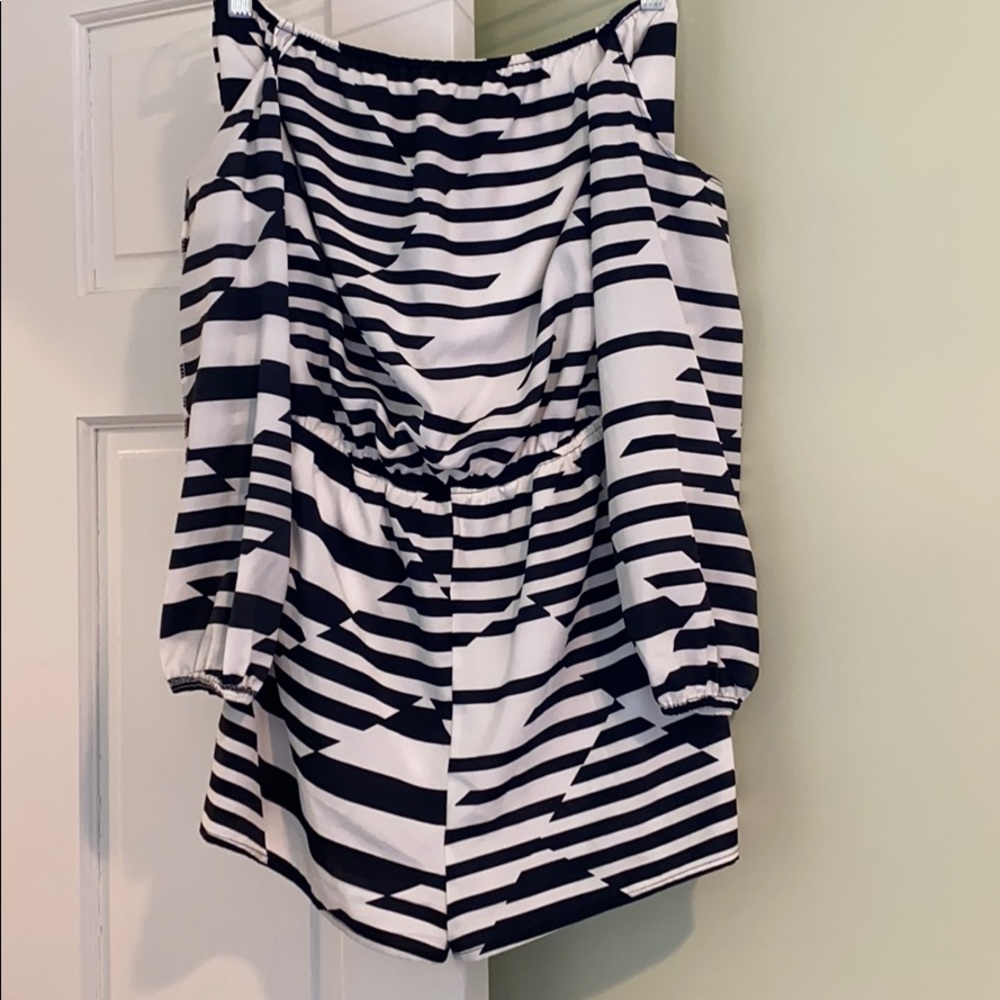 EVERLY Cold Shoulder Romper Size S